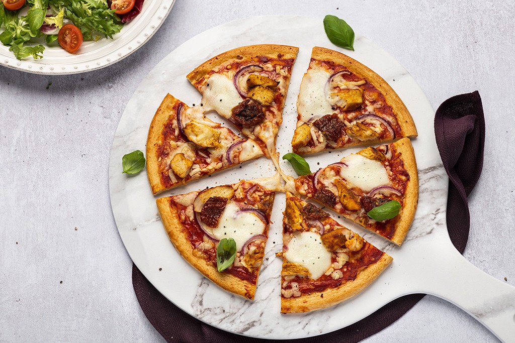 Read more about the article KAREN’S SHORTCUT SPICY CHICKEN PIZZA