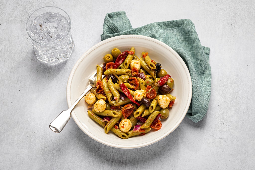 Read more about the article KAREN’S SPINACH PENNE WITH MOZZARELLA MINIS & ROASTED CHERRY TOMATOES