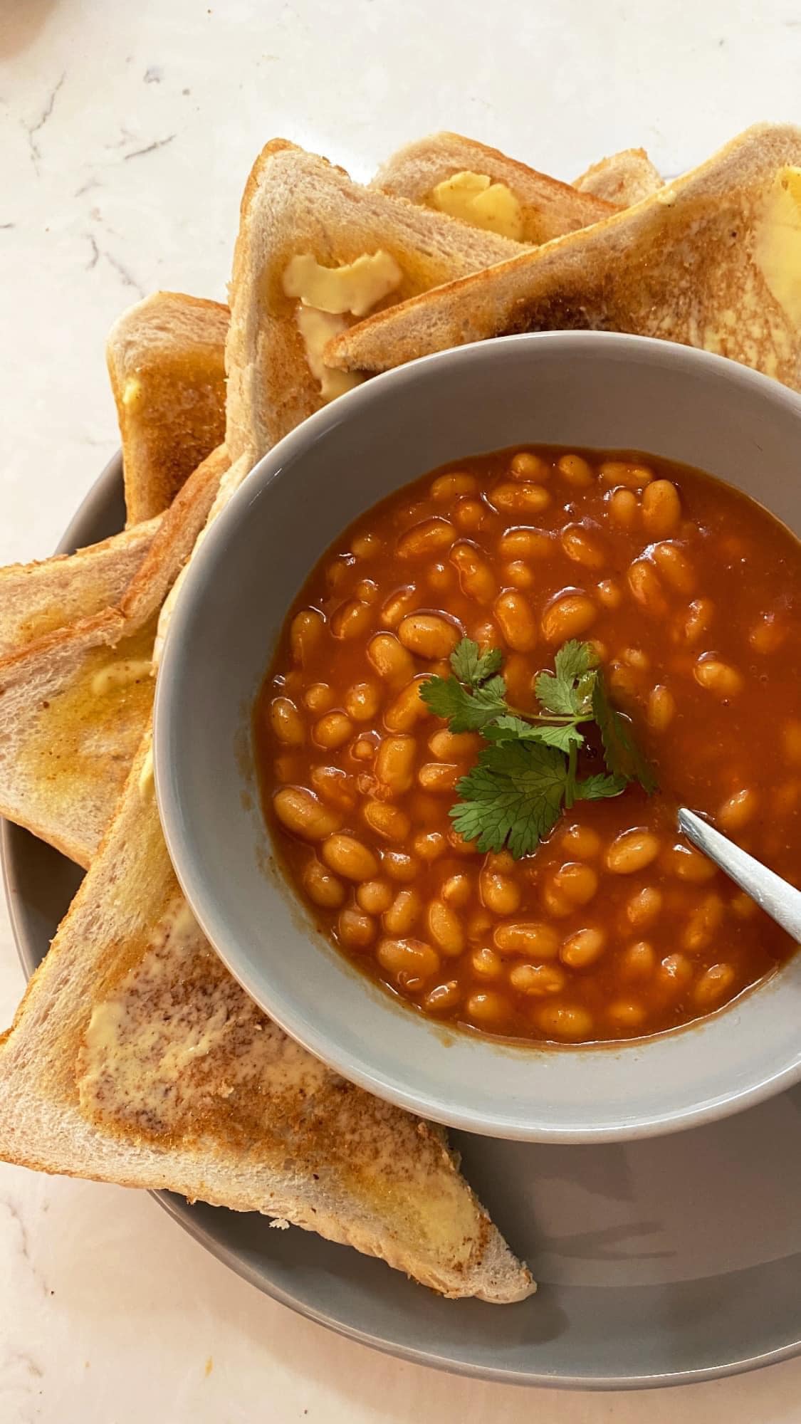 Read more about the article KAREN’S SPICY BEANS N TOAST